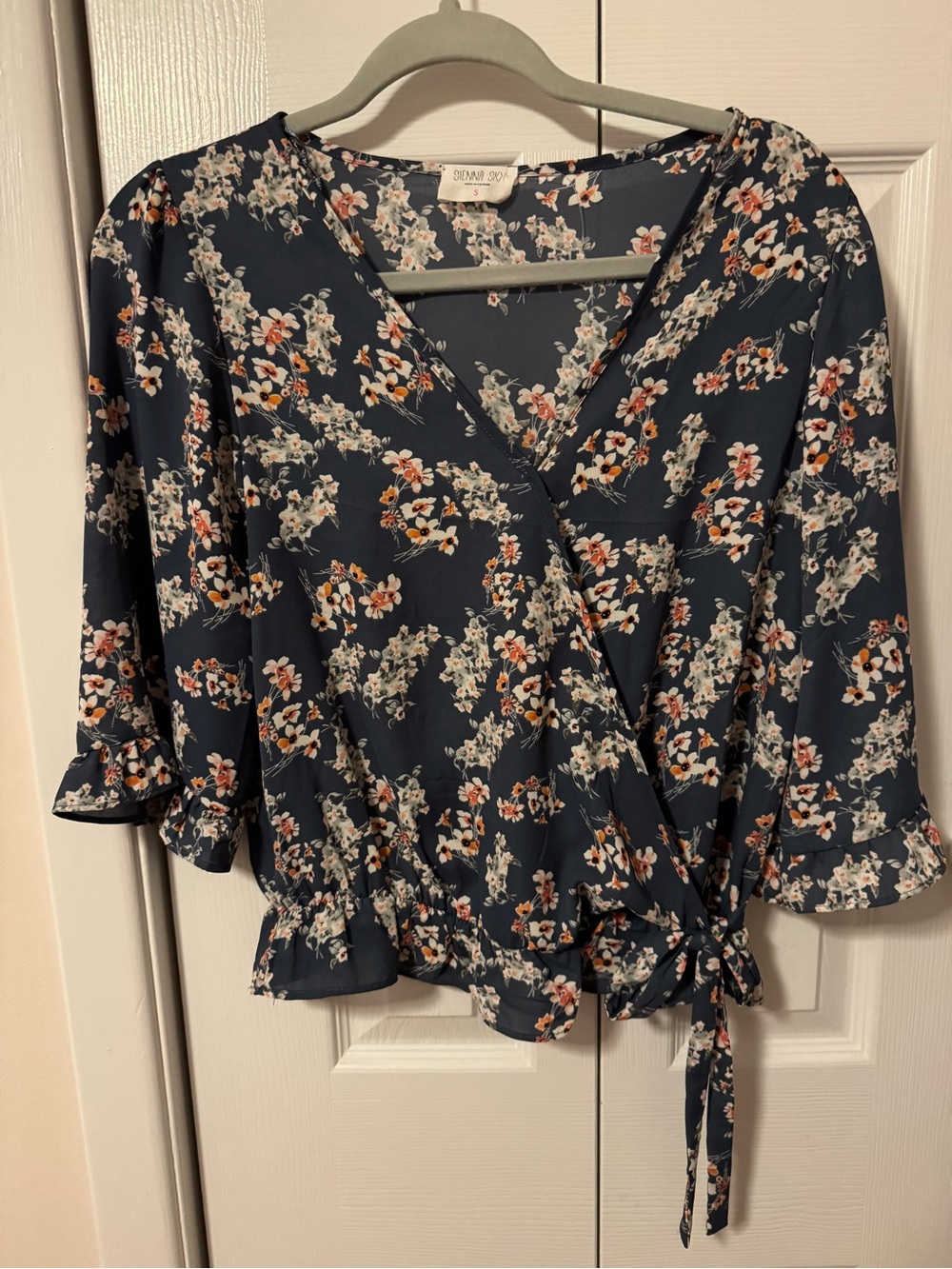Sienna Sky Floral Wrap Top – Size Small